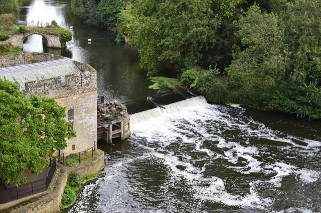 Warwick Castle helicopter tour over Warwickshire castles and countryside