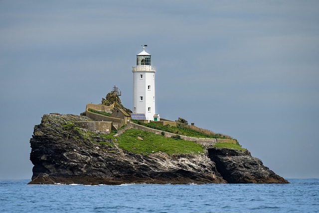 Cornish Coastline and Land’s End helicopter tour over West Cornwall